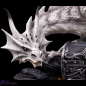 Mobile Preview: Weißer Drache "Dragon Treasure" bewacht Truhe